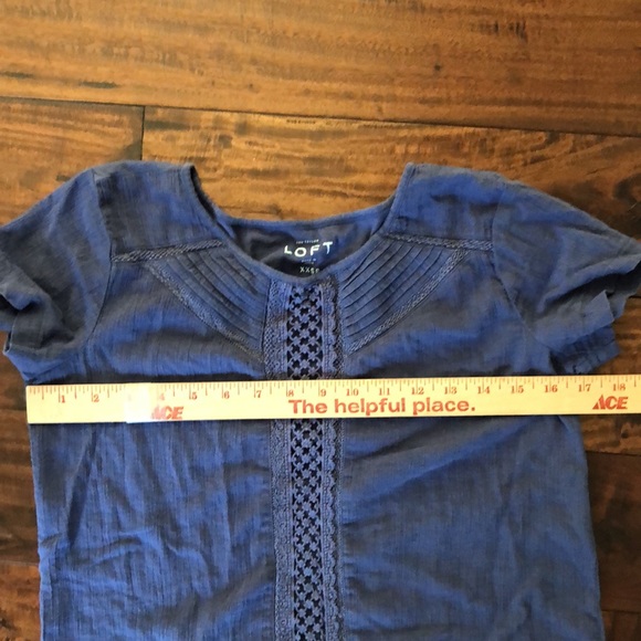 Loft | mauve colored t-shirt with embroidered floral detail short sleeve - Picture 8 of 11